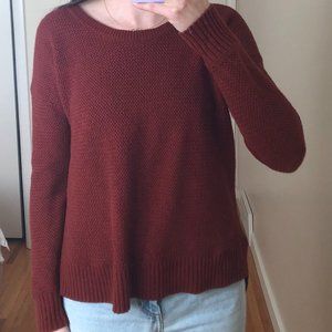 Madewell rust sweater with rounded back hem